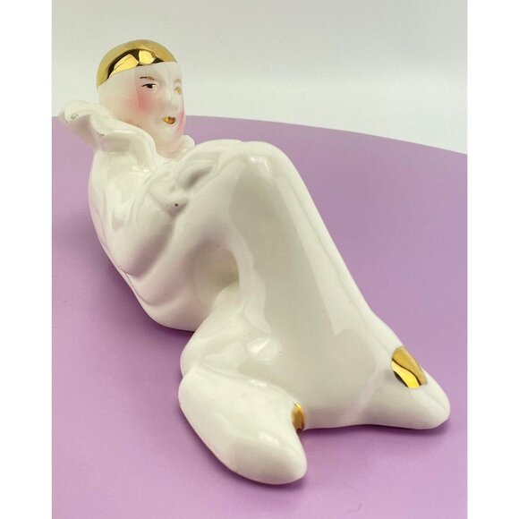 Vintage 1980s Pierrot clown figurine, gold, white porcelain, kitsch Harlequin - Picture 4 of 9